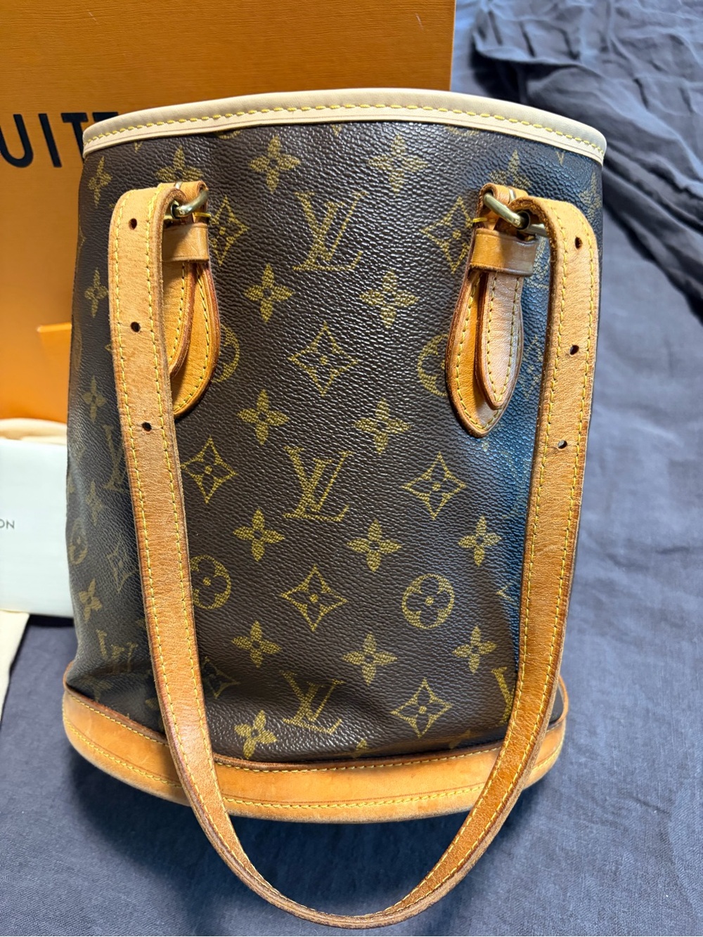 Louis Vuitton Monogram Petit Bucket Bag with Tan Leather Trim - Vintage - Picture 3 of 12
